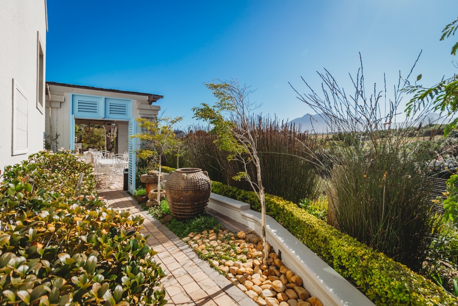 3 Bedroom Property for Sale in Kraaibosch Manor Western Cape